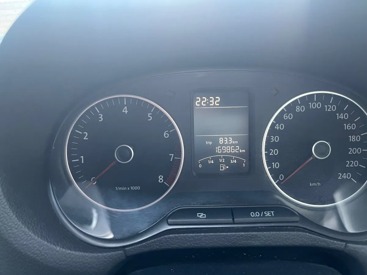 Volkswagen Polo 1.2 petrol ⛽️ tsi AUTO - Image 2