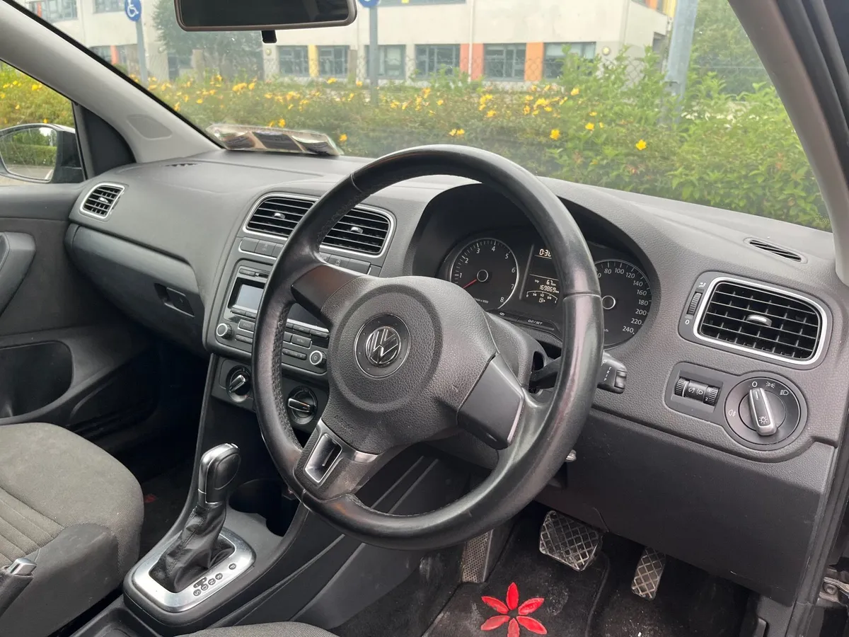 Volkswagen Polo 1.2 petrol ⛽️ tsi AUTO - Image 3