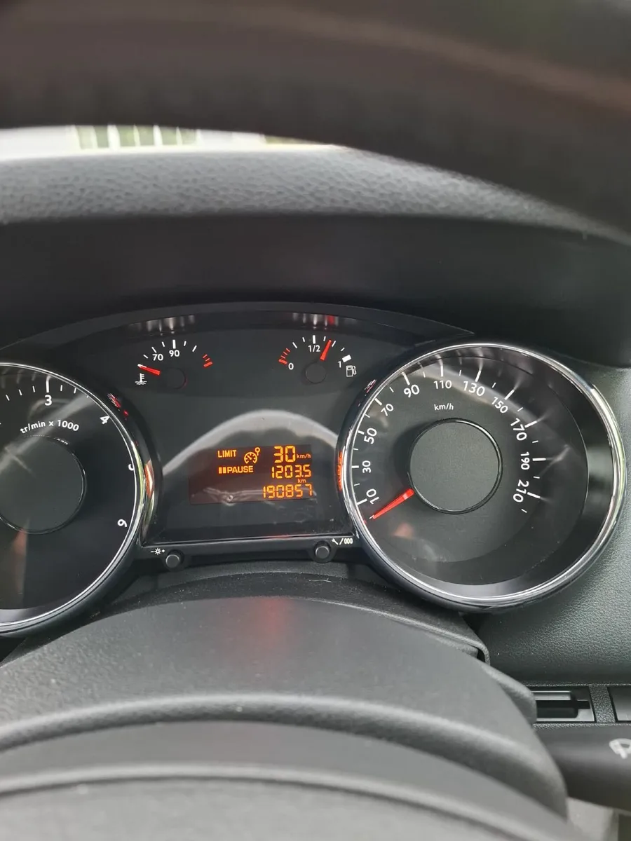 Peugeot 3008 2011 - Image 4
