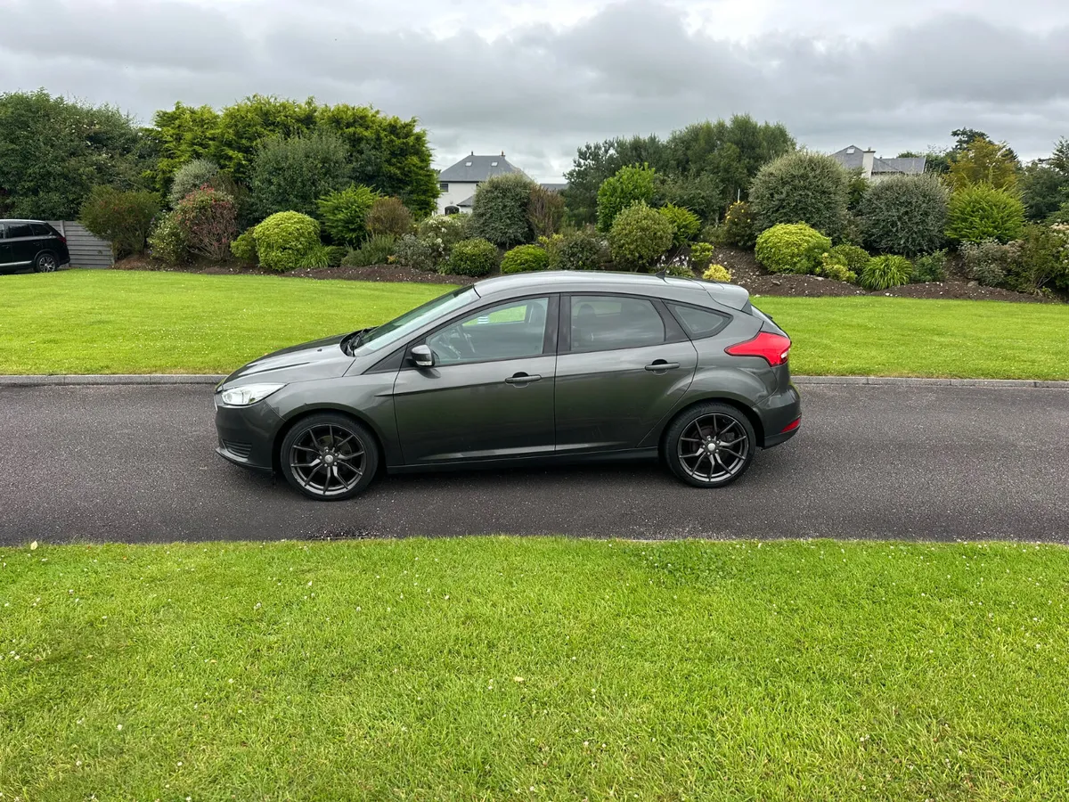 Ford Focus H/B 1.5 120 bhp - Image 2