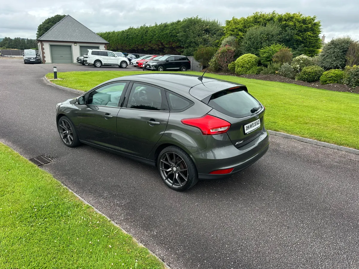 Ford Focus H/B 1.5 120 bhp - Image 3