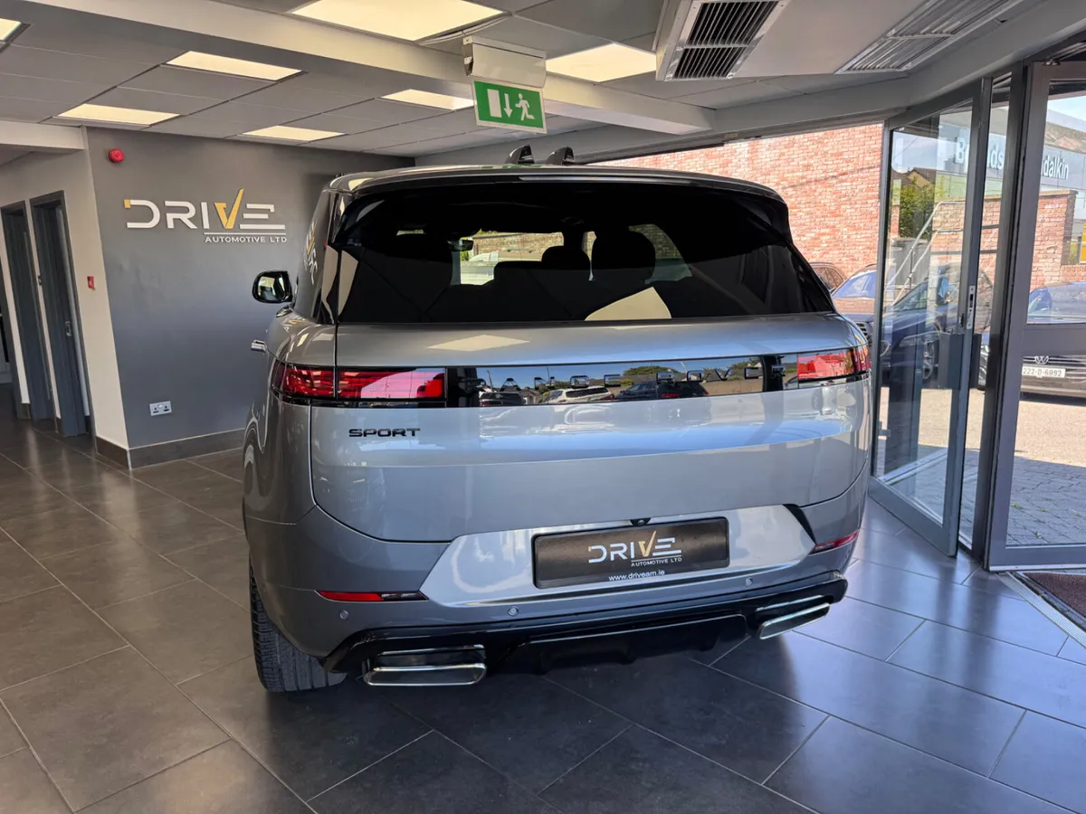 Land Rover Range Rover Sport 2025 P550 Autobiograp - Image 4