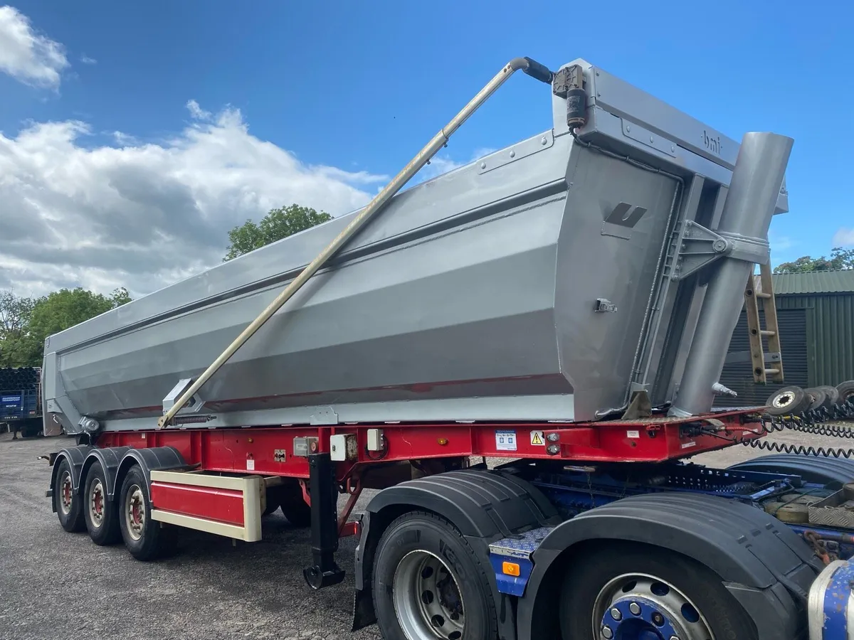Half pipe tipping trailer - Image 1