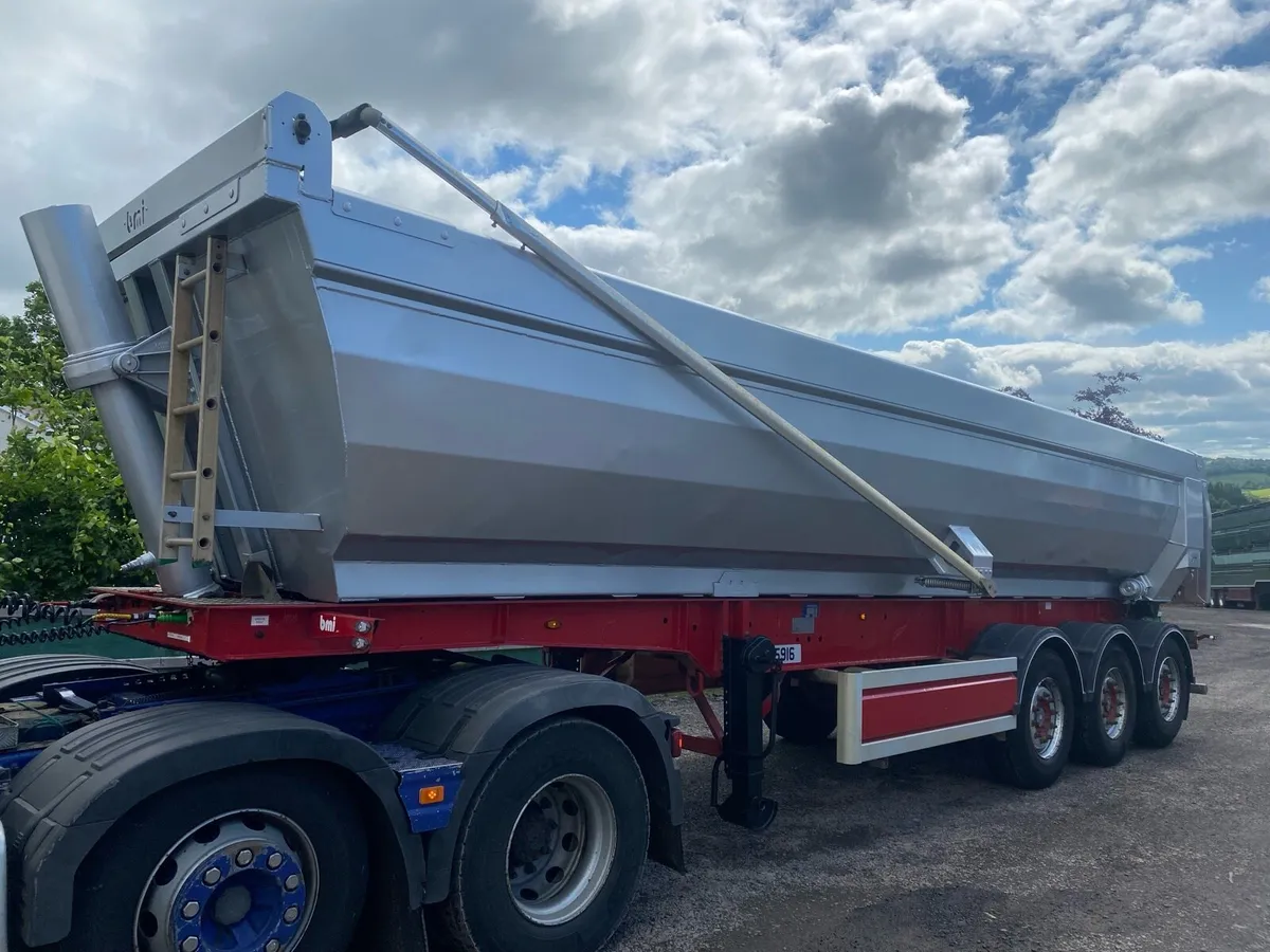 Half pipe tipping trailer - Image 2