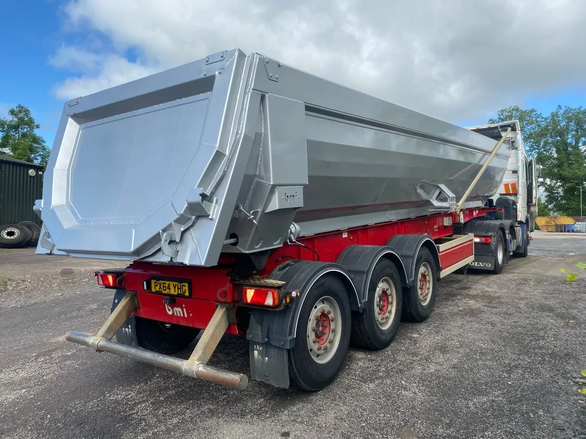Half pipe tipping trailer - Image 3
