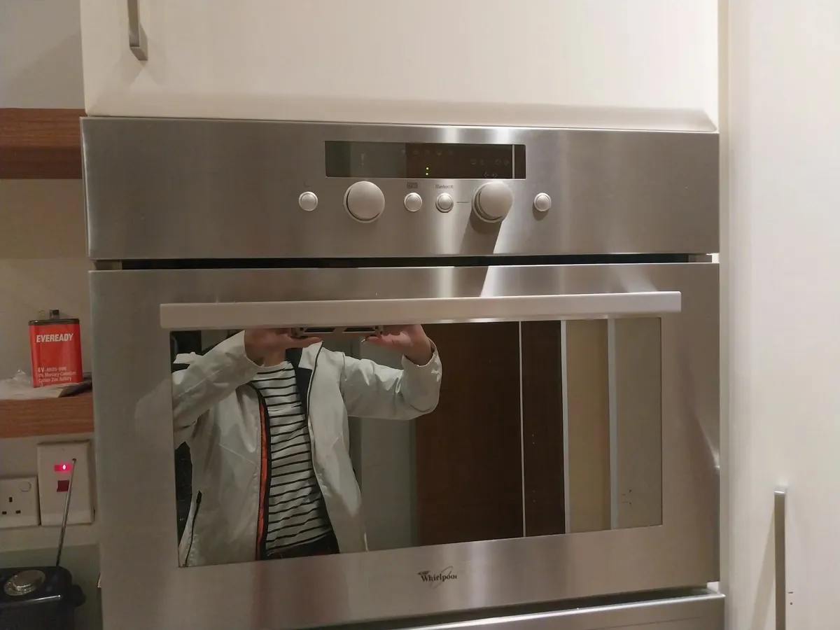 Whirlpool microwave & grill combi - Image 2