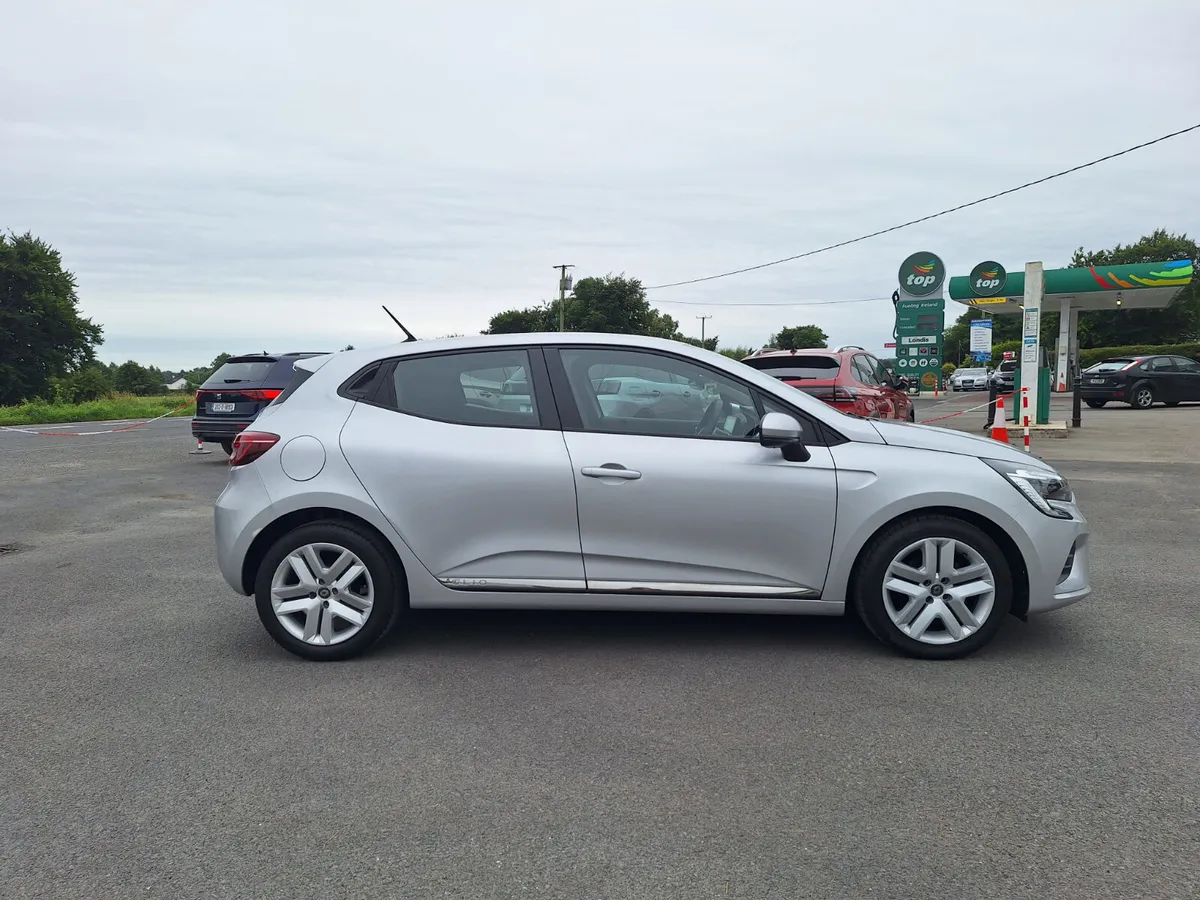Renault Clio 1.0 *High Spec/1 Owner/Immaculate - Image 2
