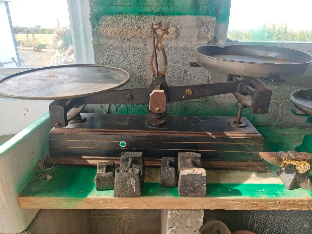 Weighing scales - Image 1
