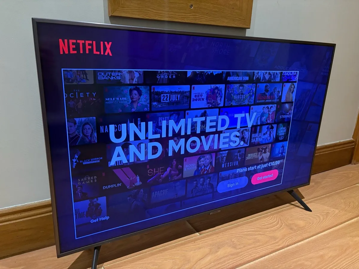 43 Inch Samsung Smart TV - Image 3