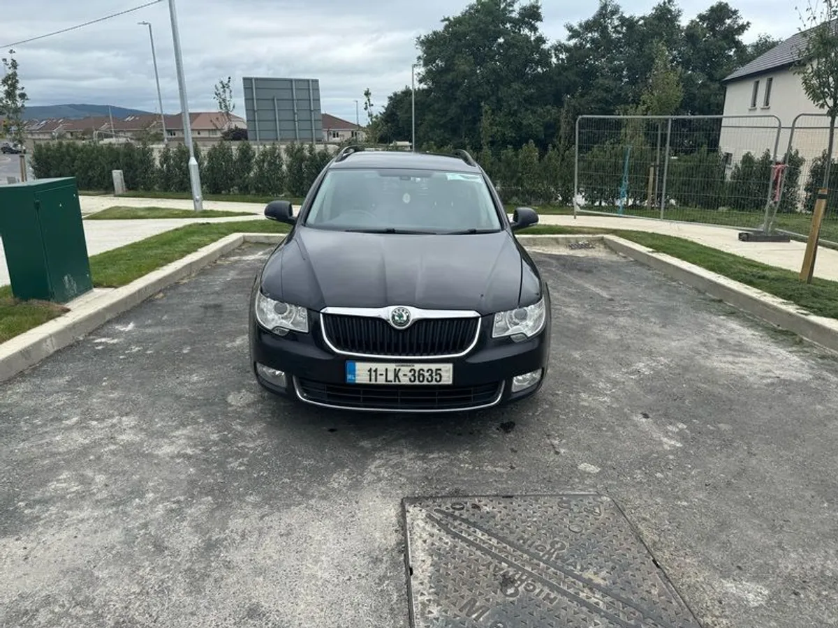 2011 Skoda Superb - Image 2