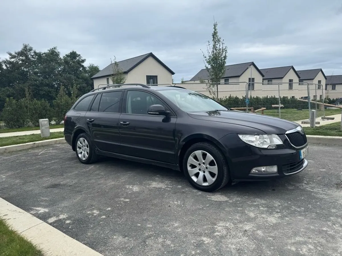 2011 Skoda Superb - Image 3