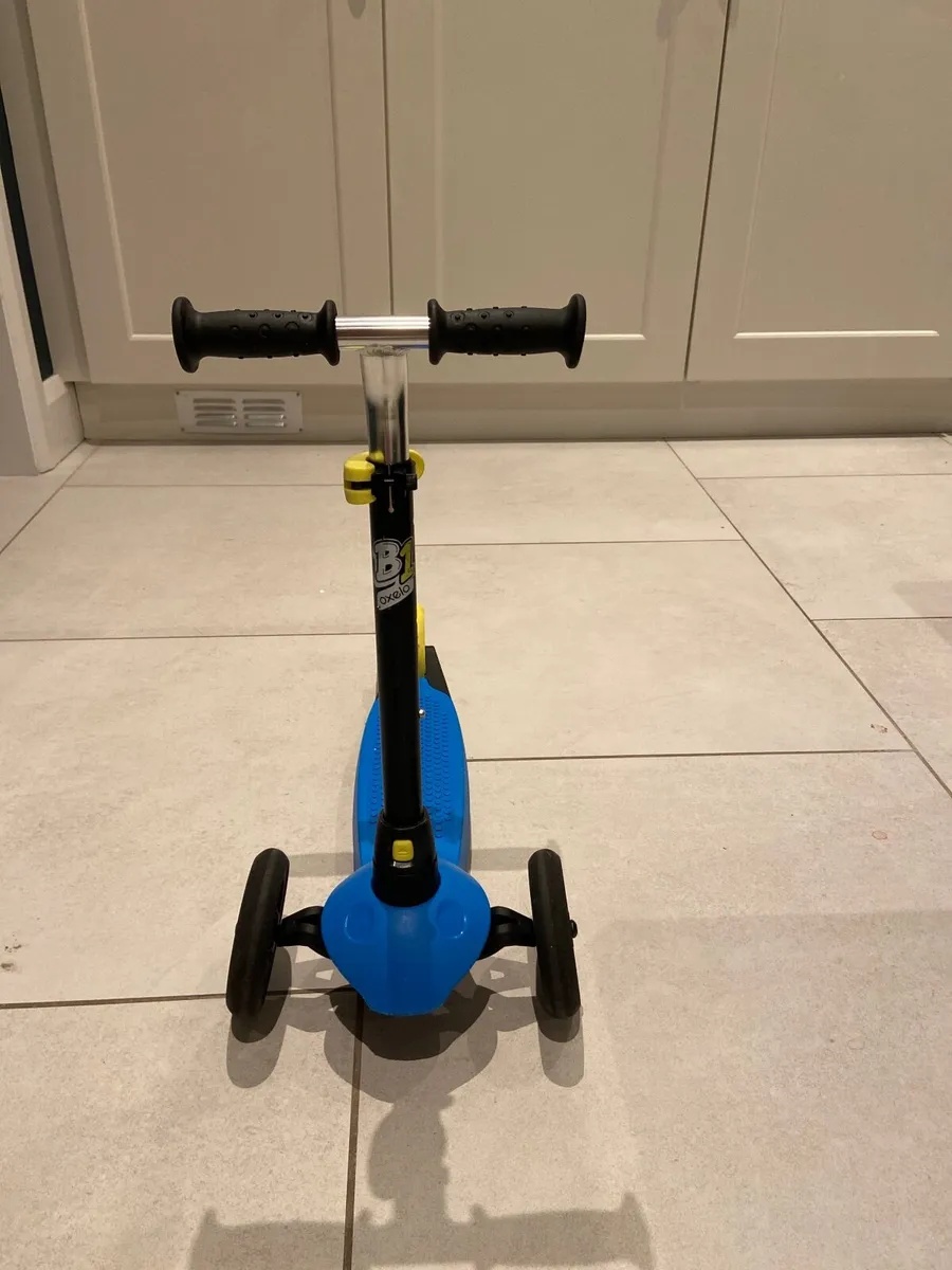 Kids' 3-Wheeled Scooter - Image 1