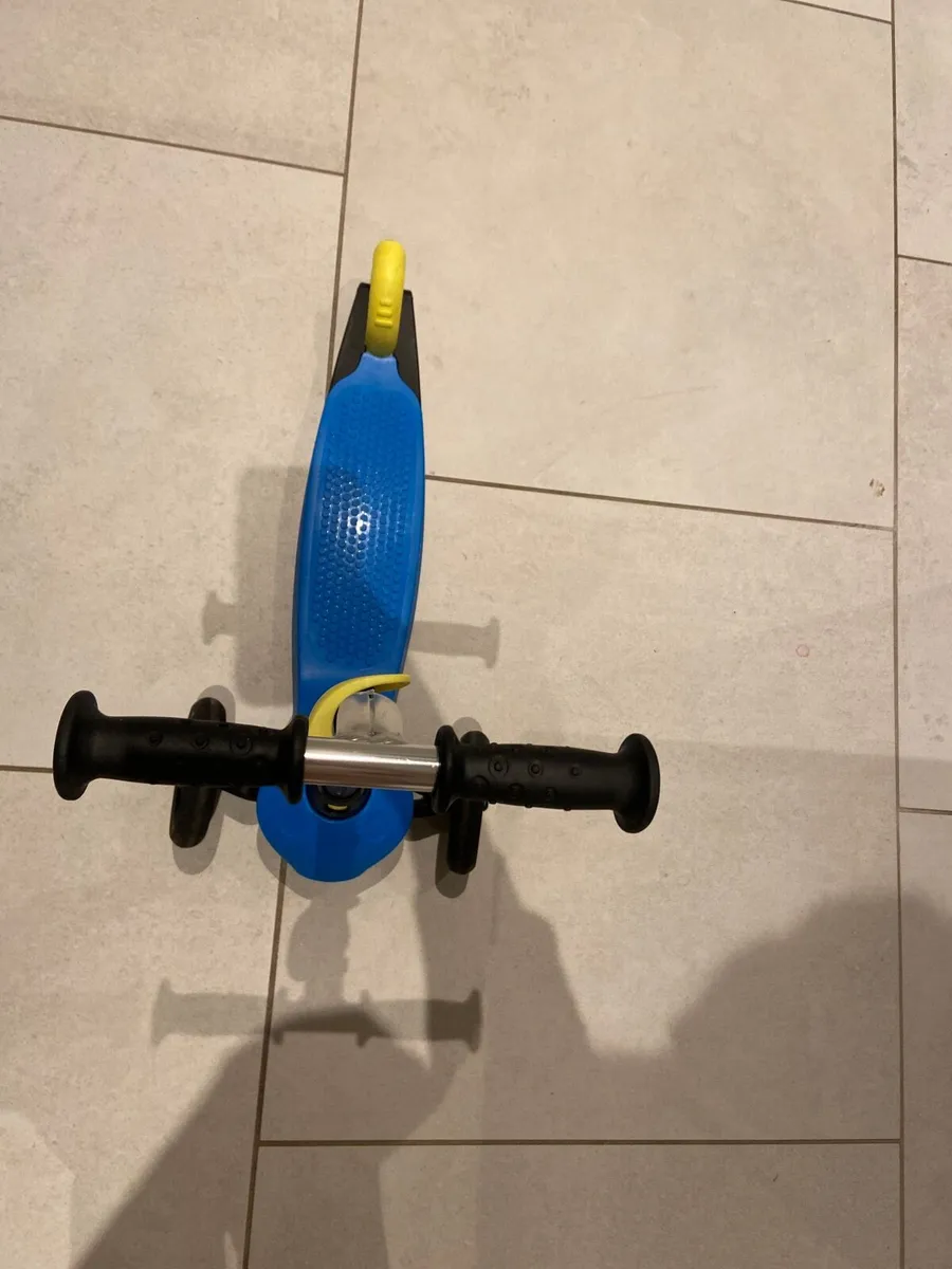 Kids' 3-Wheeled Scooter - Image 2