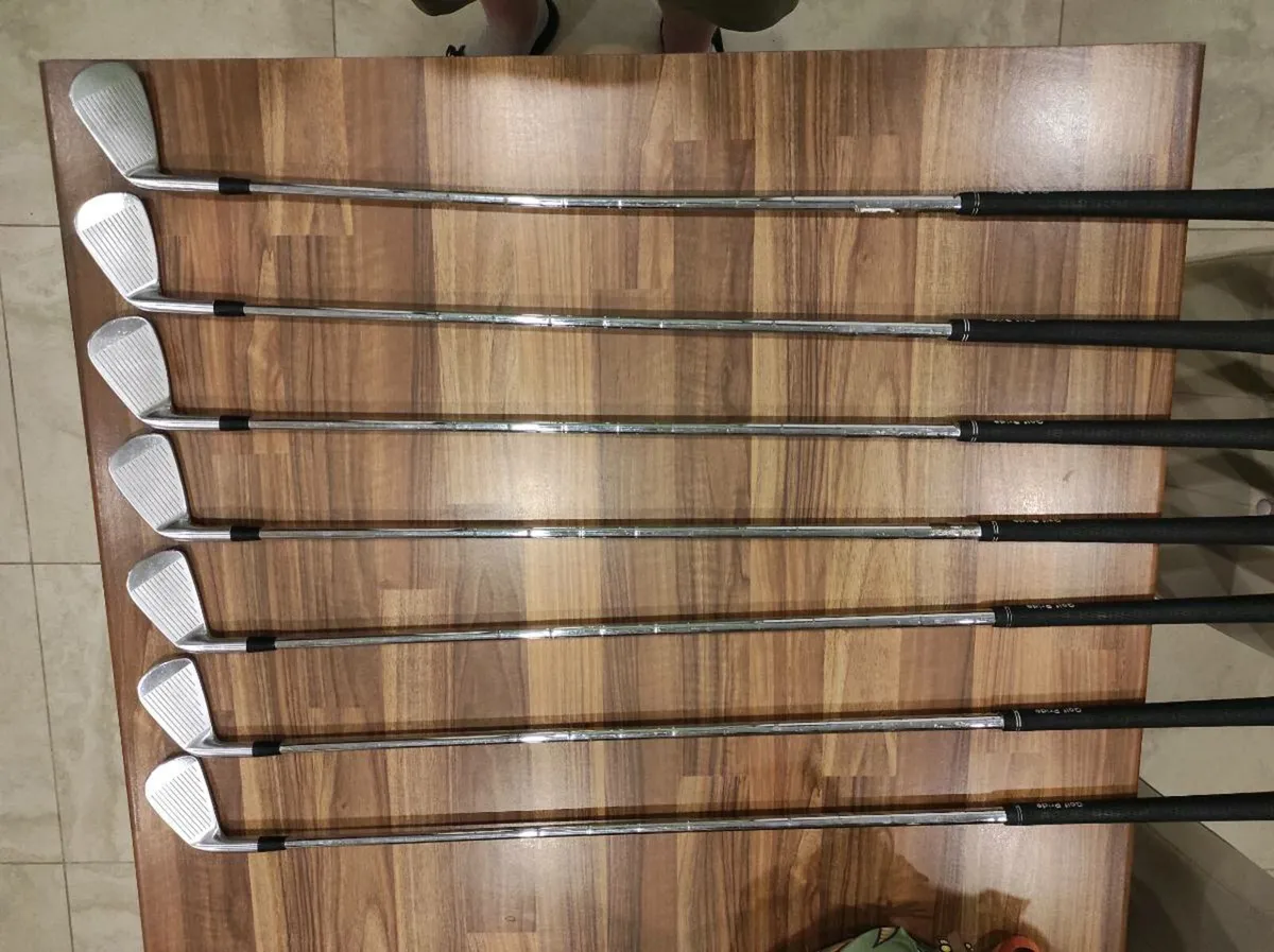 Titleist 716 AP2 irons (4-PW) - Image 1