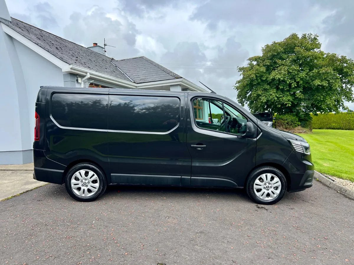 (NO VAT) 2023 Renault Trafic Advance 130 bhp SWB - Image 4