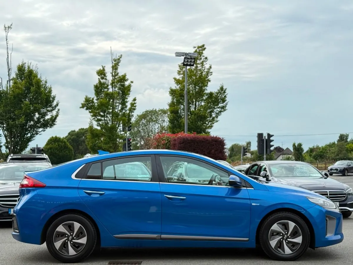 Hyundai Ioniq 1.6 GDI Premium Hybrid Auto  high S - Image 4