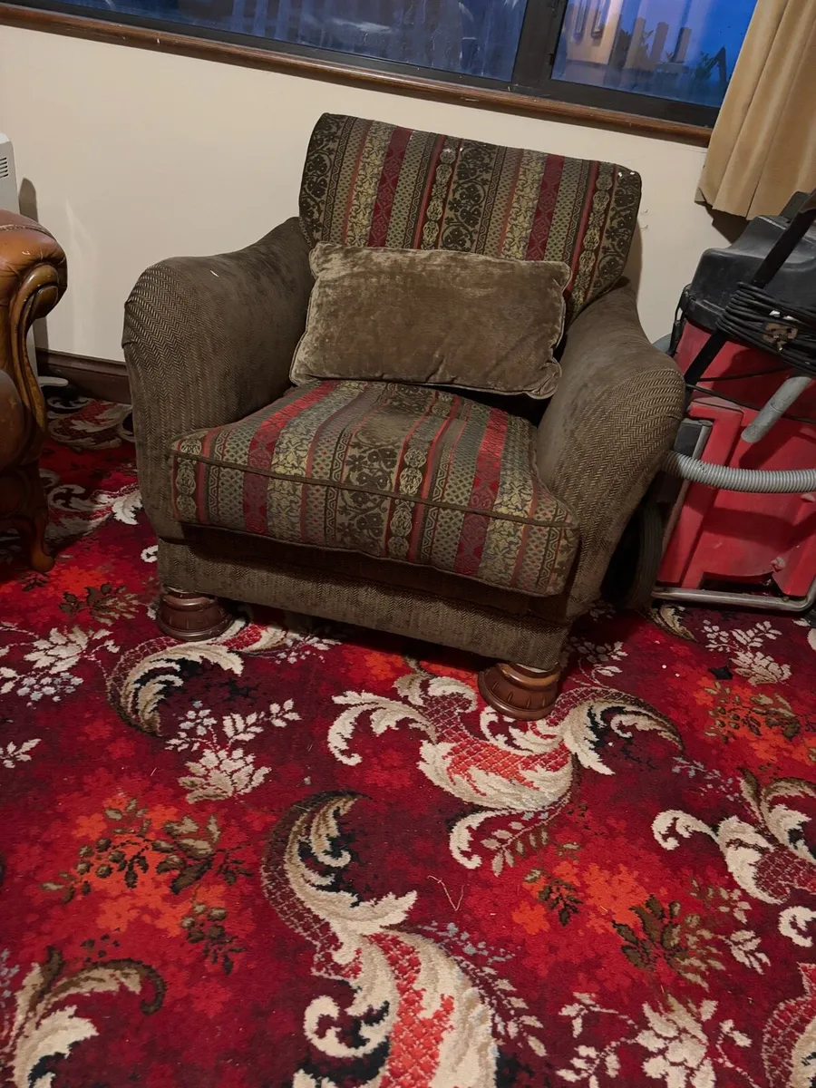 Couch and armchairs - Image 3