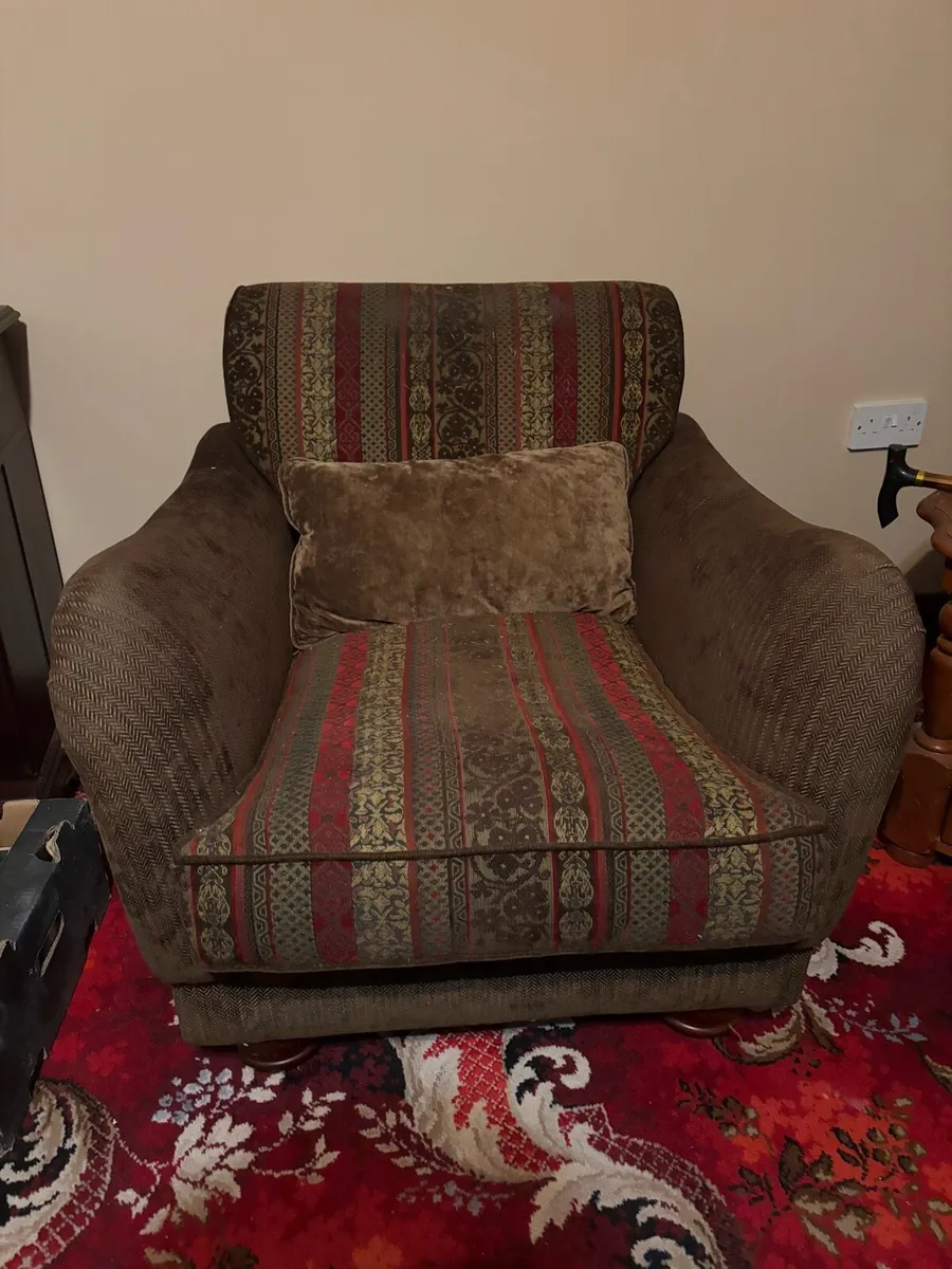 Couch and armchairs - Image 4