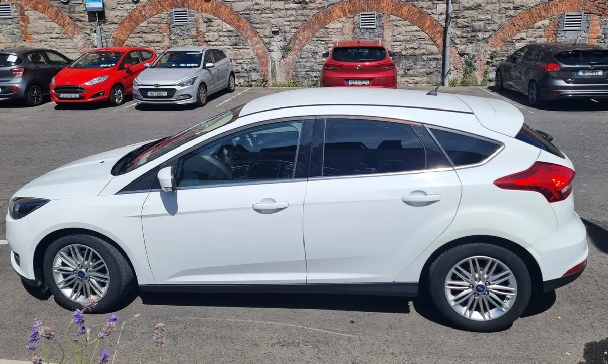 Ford focus, mint, low miles! - Image 2