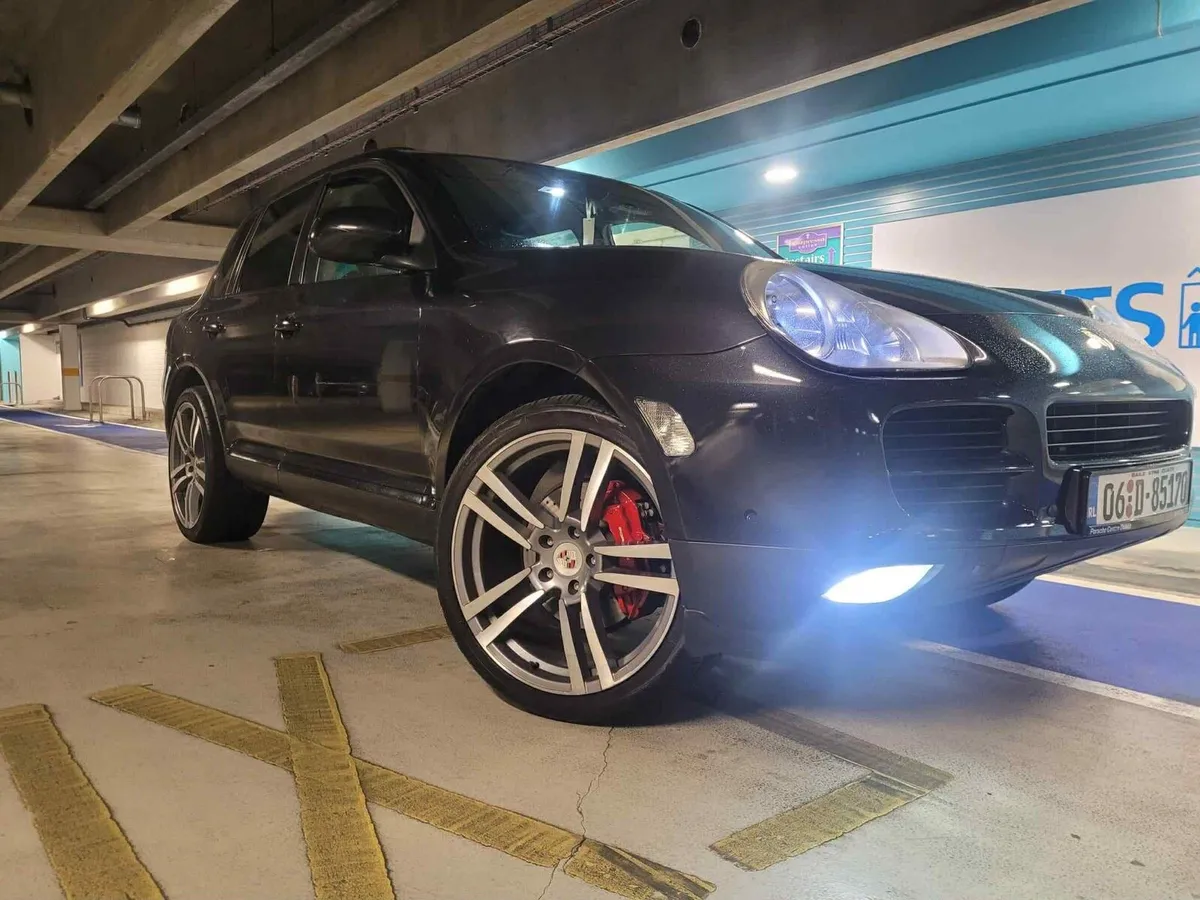 Porsche cayenne 22 inch turbo alloys for sale - Image 1
