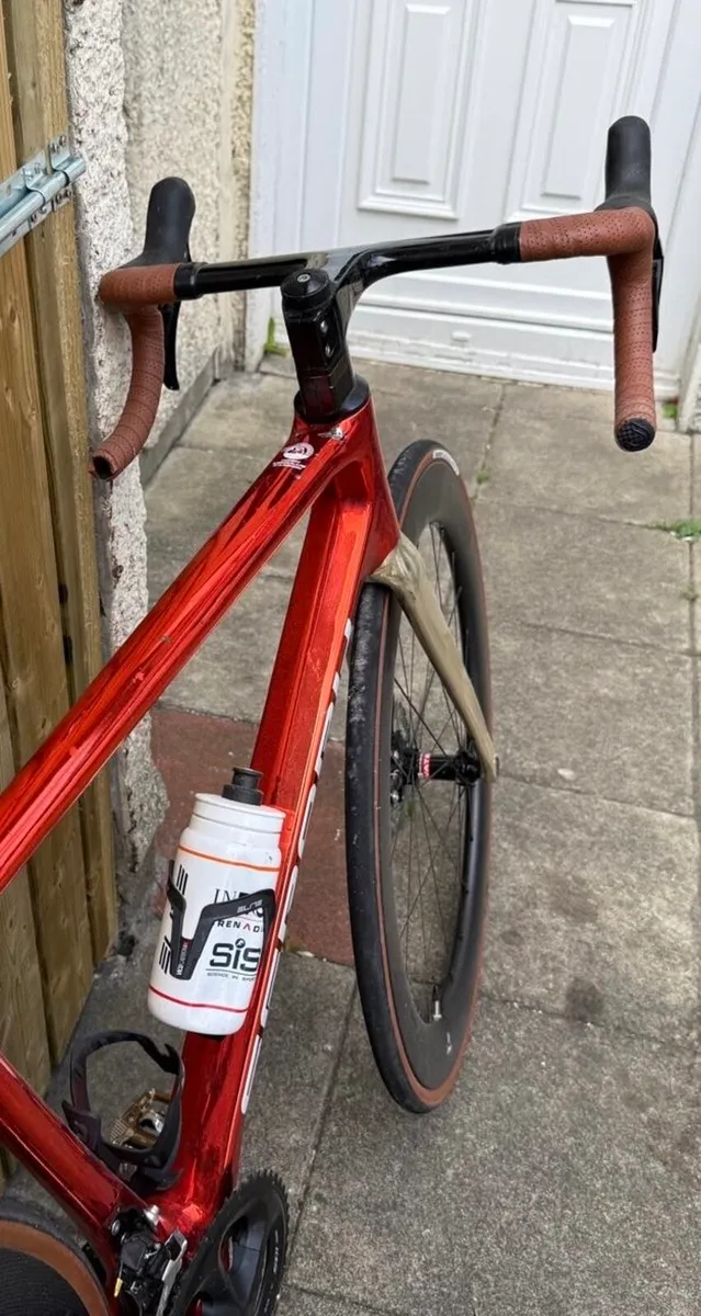 Full Carbon Bike - Image 3