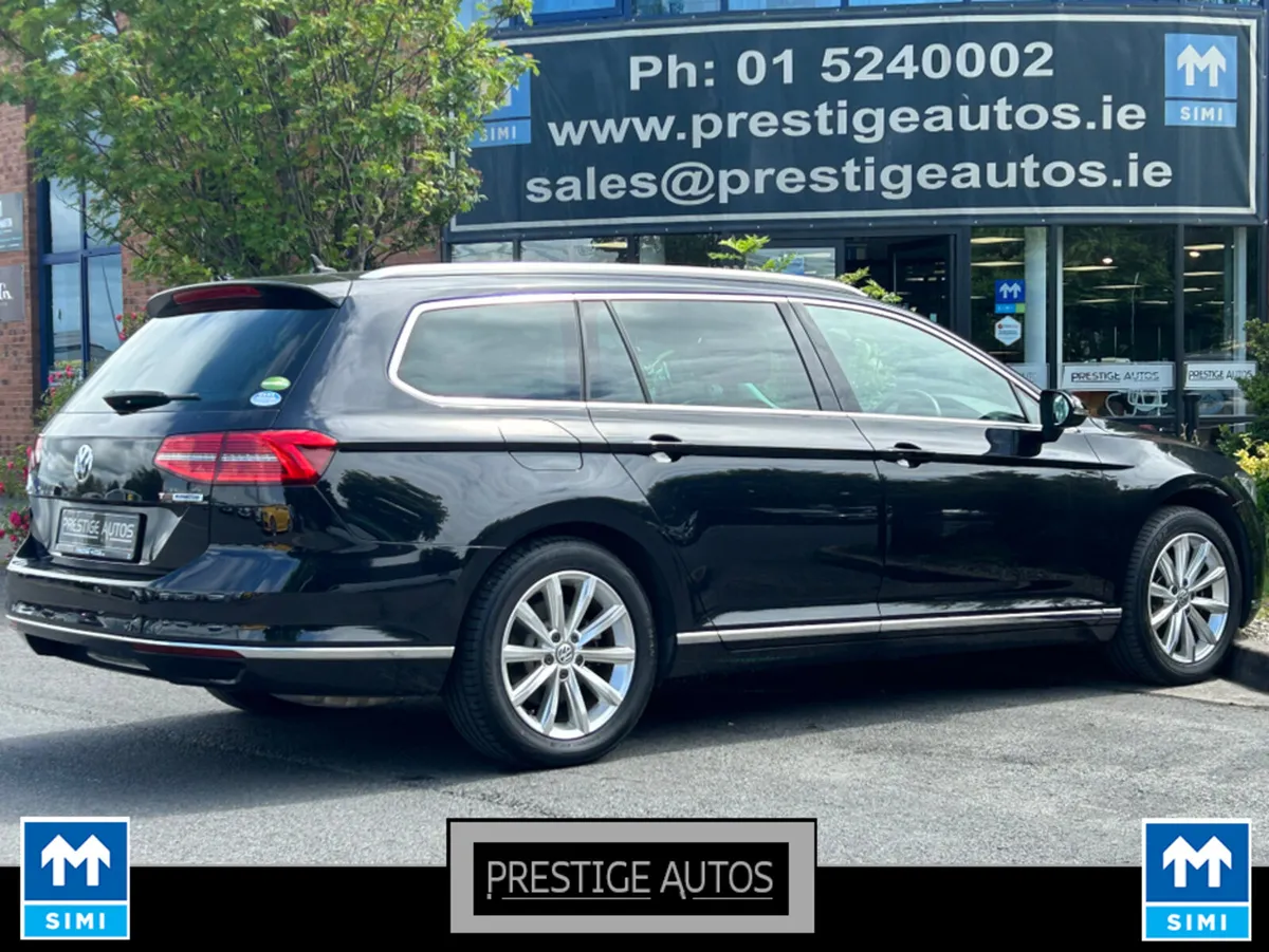 Volkswagen Passat 1.6 PETROL AUTO ELEGANCE LINE *C - Image 4
