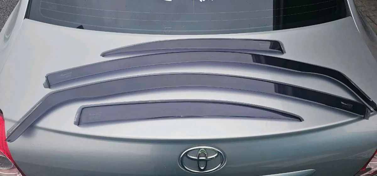 Wind deflectors