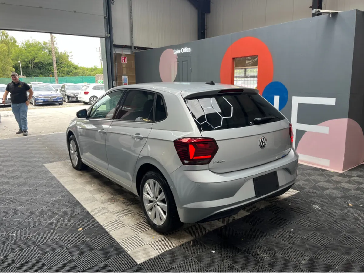 Volkswagen Polo POLO AUTOMATIC 1.0 TSI HIGH LINE / - Image 4