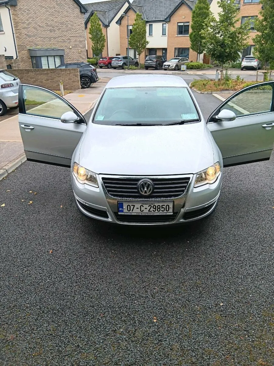 Volkswagen Passat - Image 2