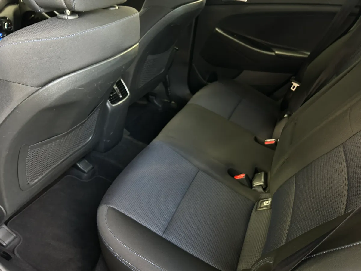 2018 Hyundai Tucson Se Nav low Milage - Image 3