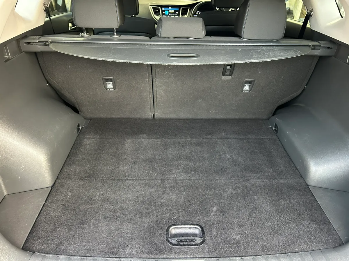 2018 Hyundai Tucson Se Nav low Milage - Image 4