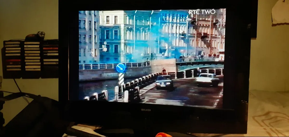 32 Inch Walker T.V - Image 2