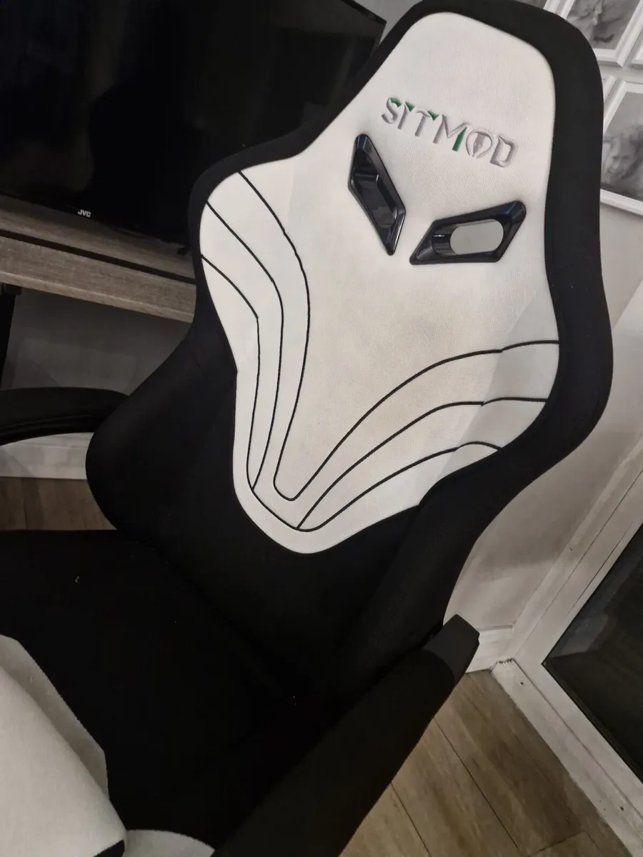 Gaming Chair - Image 2