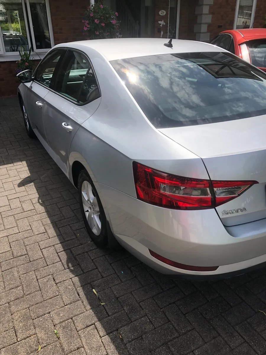 Skoda superb 1.6 diesel only 97miles 159300 km - Image 3