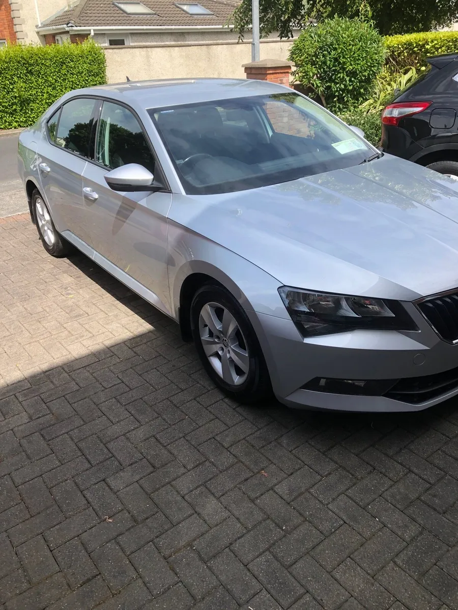 Skoda superb 1.6 diesel only 97miles 159300 km - Image 1