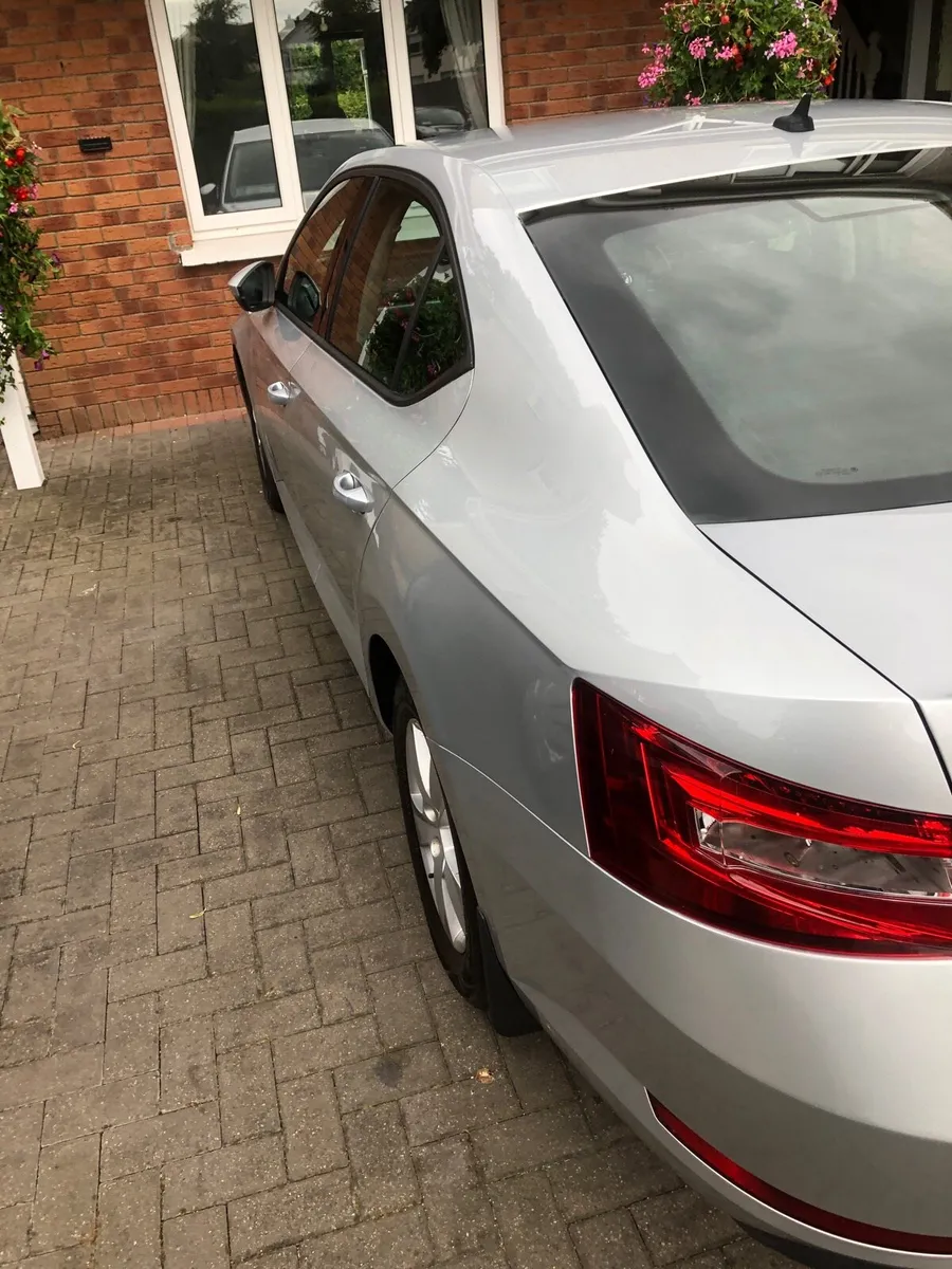 Skoda superb 1.6 diesel only 97miles 159300 km - Image 2