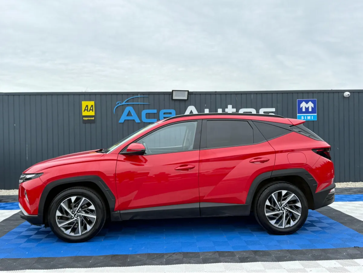 Hyundai Tucson EXECUTIVE - 1.6 DIESEL - MANUAL - 1 - Image 2