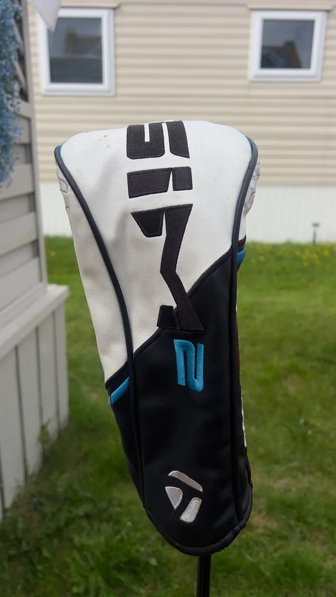 Taylormade sim 2 max D Driver - Image 2
