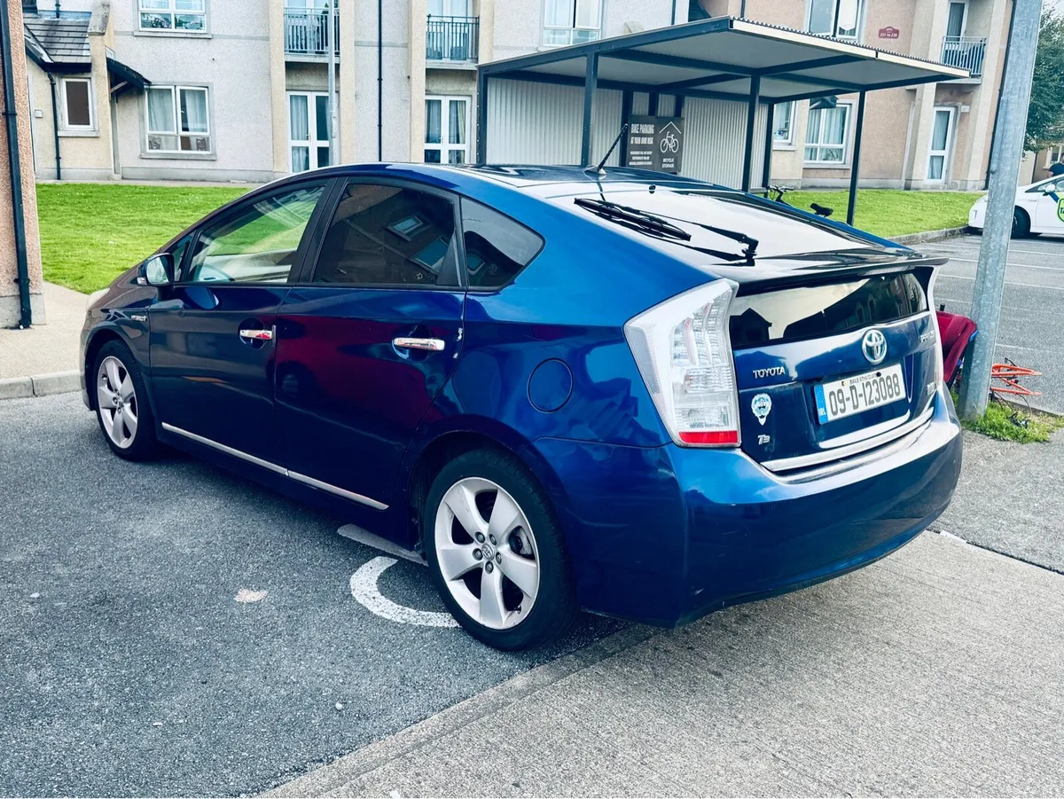 Toyota Prius - Image 4