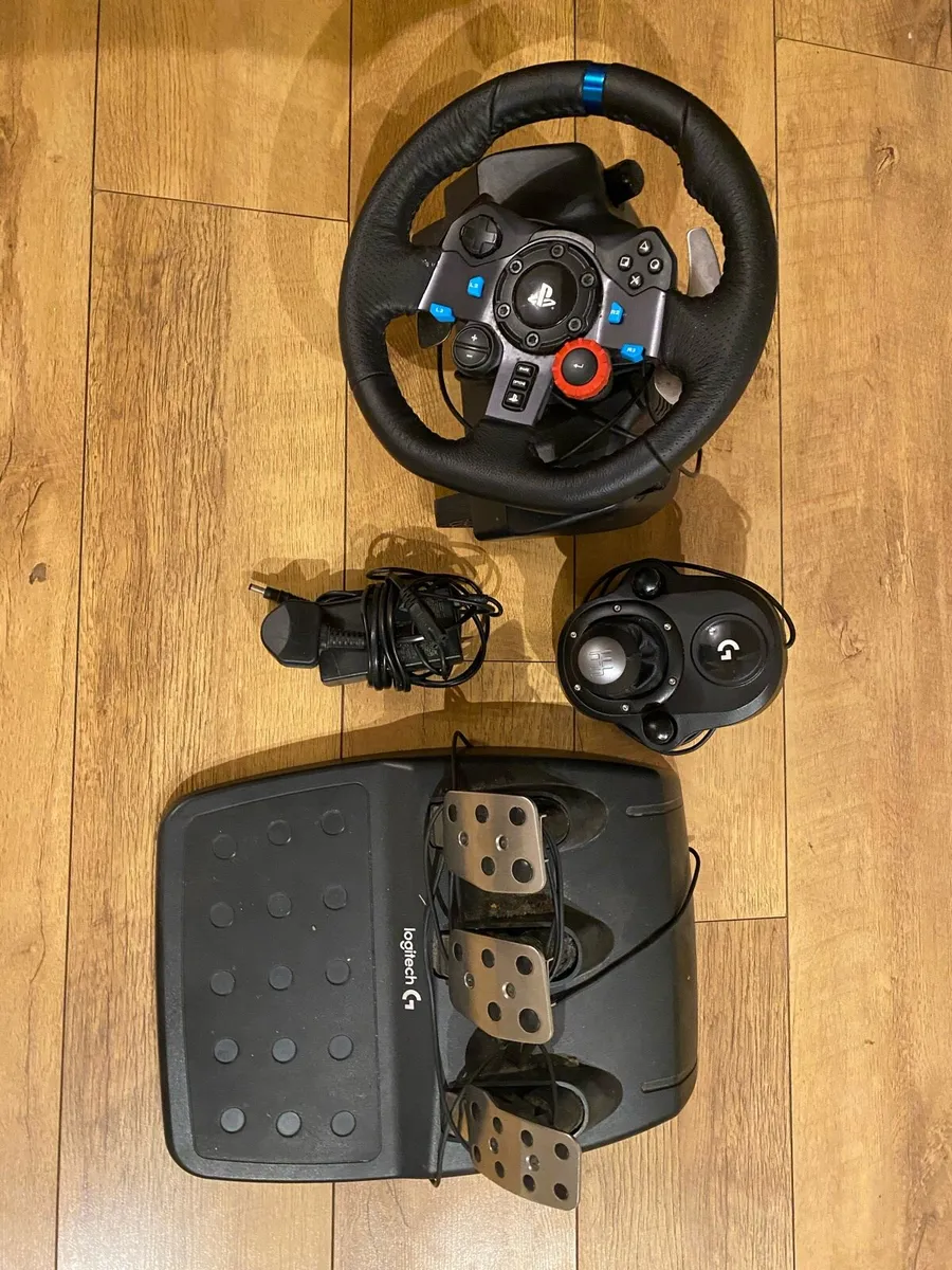 Logitech g29 wheel with gear shifter - Image 1