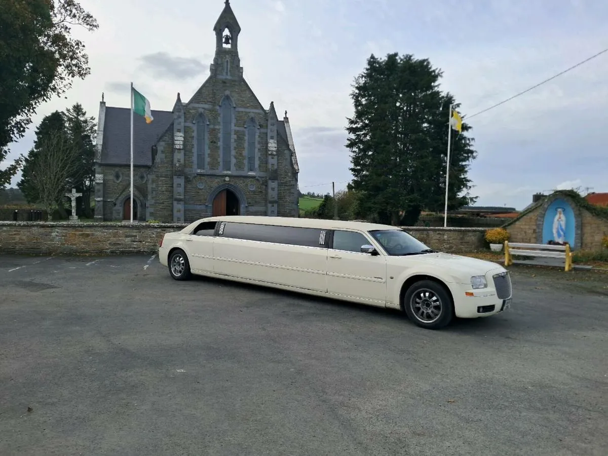 Chrysler limousine - Image 2
