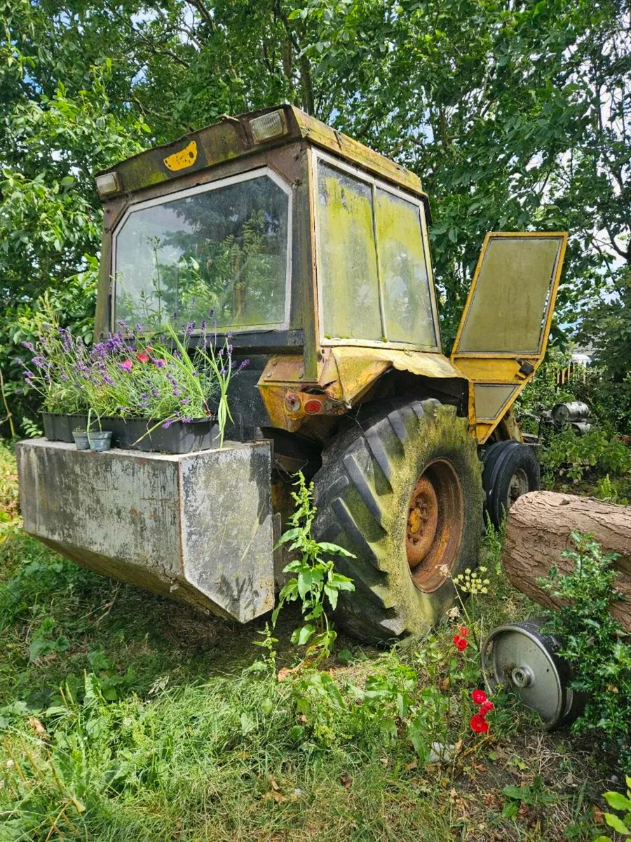 Massey 50b Loader - Image 1