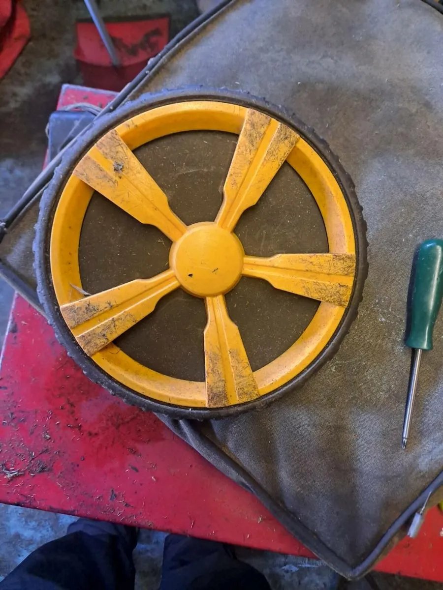 mc culloch lawnmower wheels - Image 1