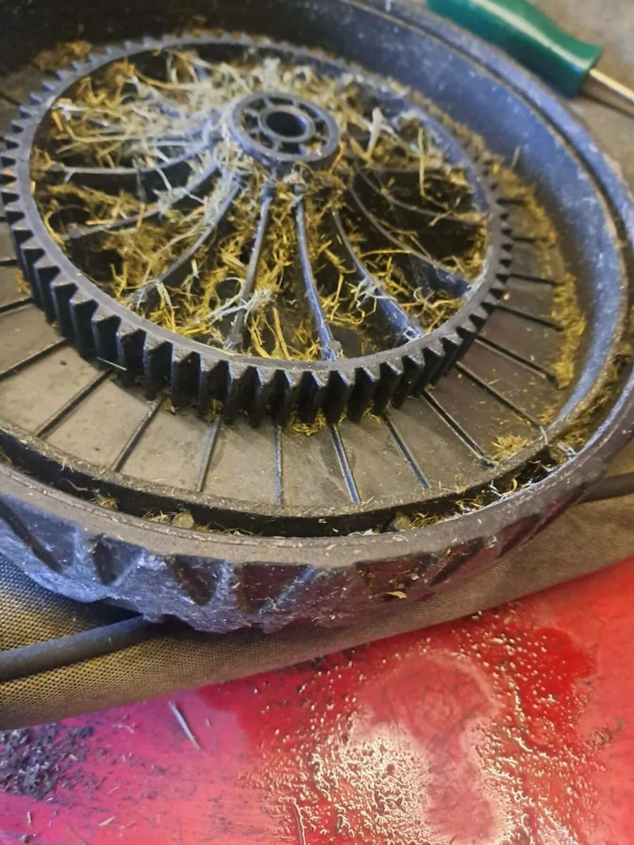 mc culloch lawnmower wheels - Image 2