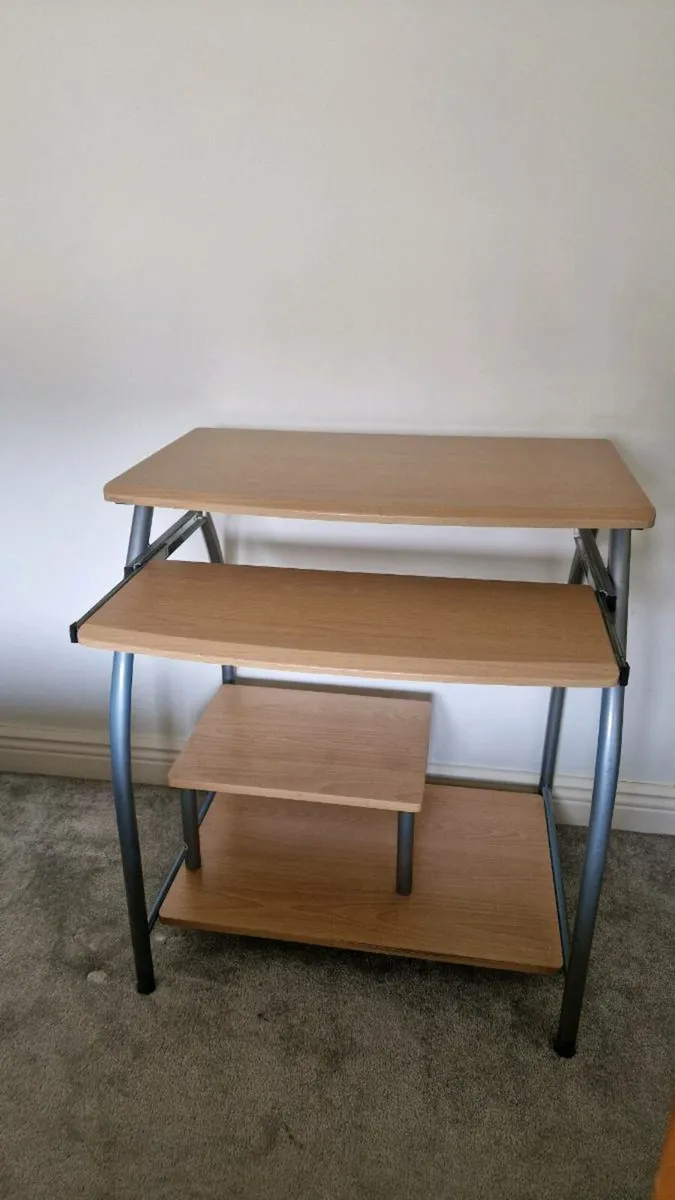 Office table - Image 2