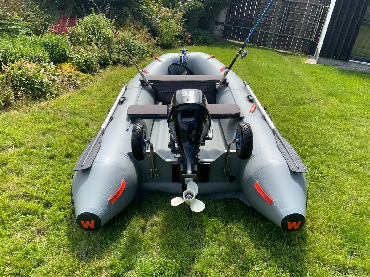 Boat and engine - Image 3