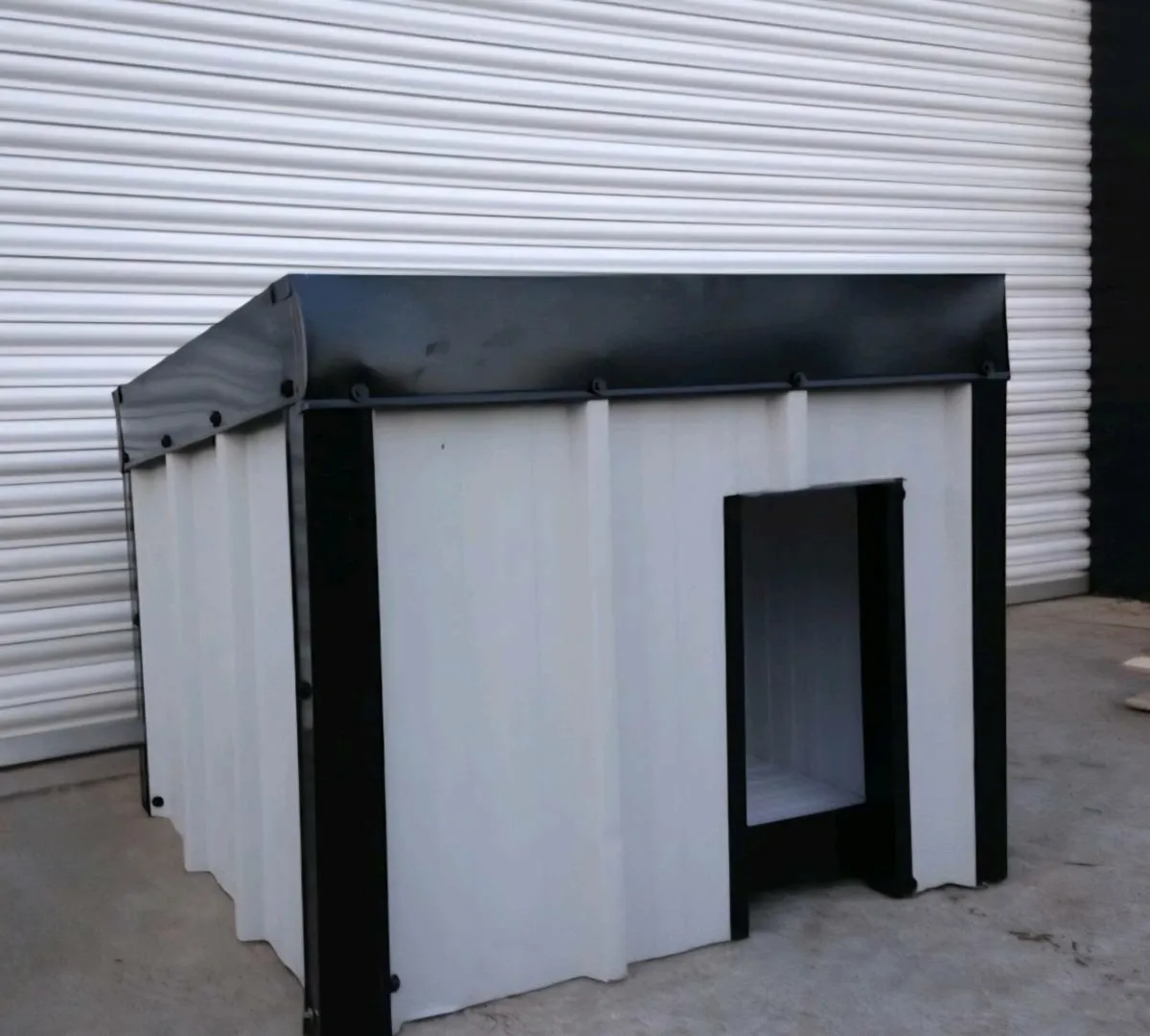 Insulated Dog House - Image 1