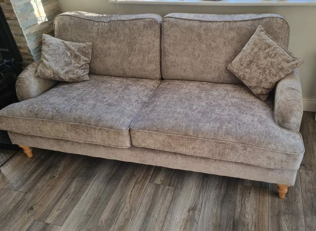 Brand New Sofa Suite 3 & 2 seater - Image 3