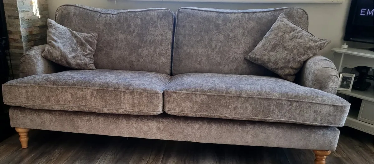Brand New Sofa Suite 3 & 2 seater - Image 4
