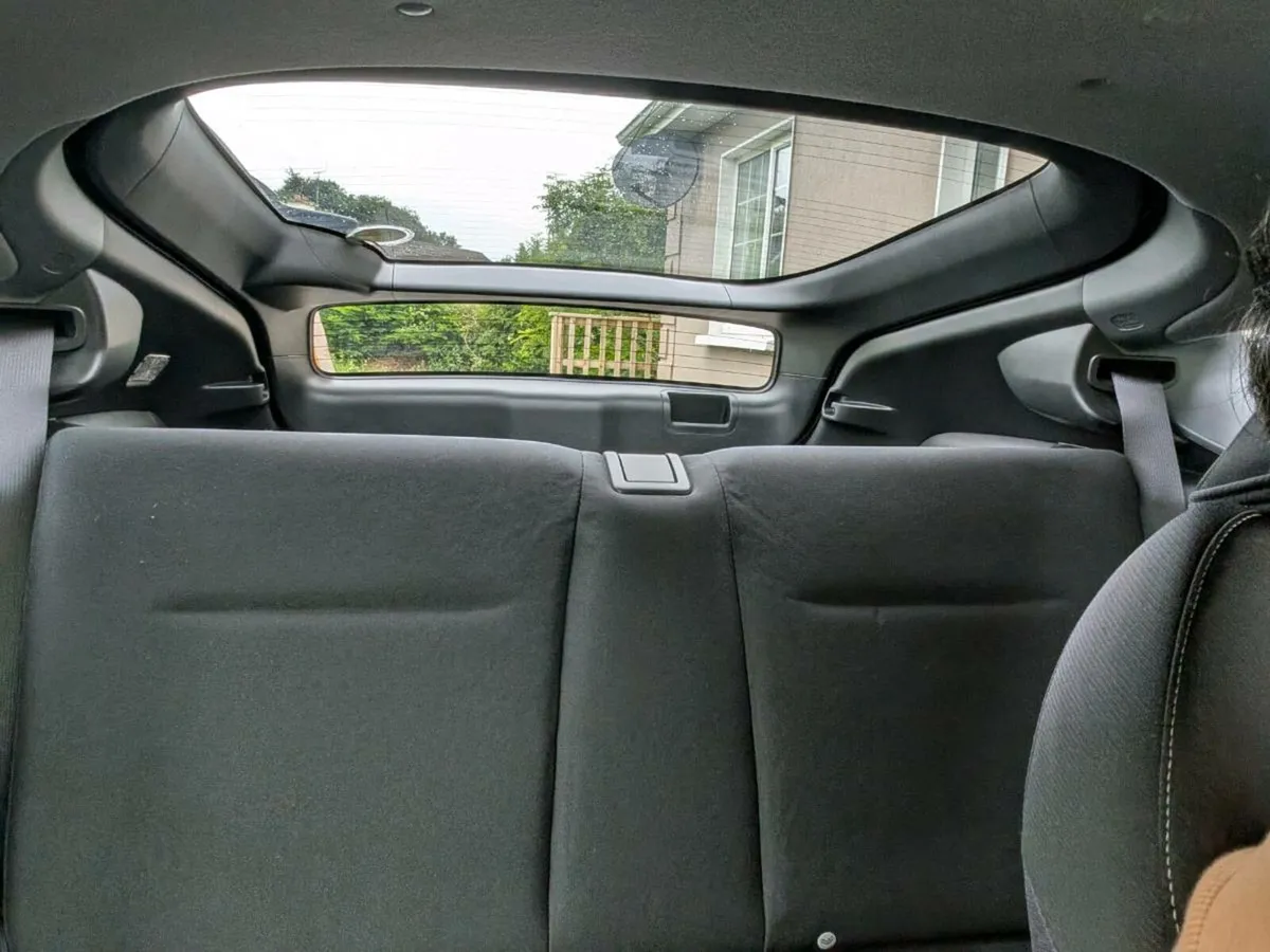 Car - Image 2
